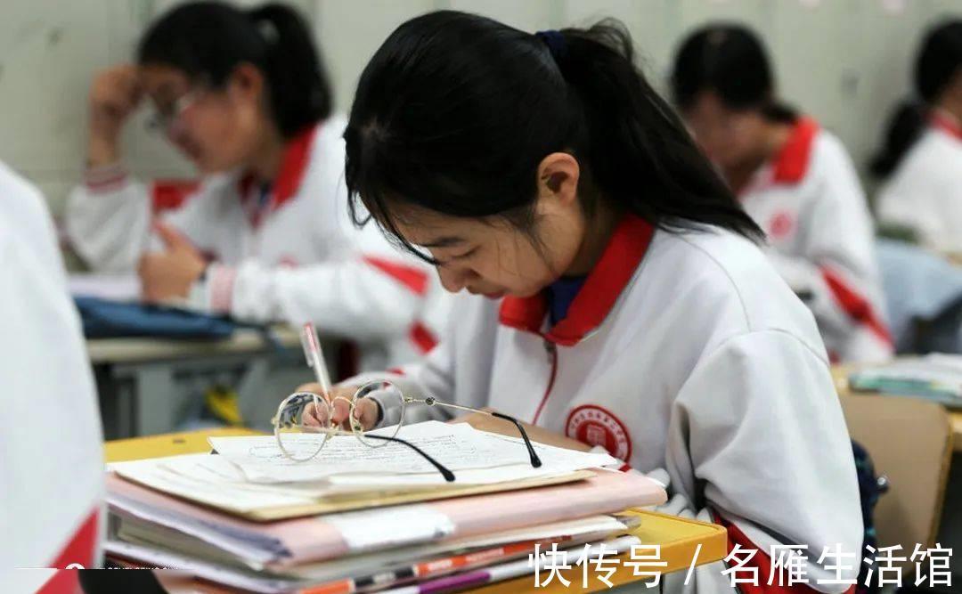 孩子|今年高考又一次证明，孩子在小学“三年级现象”中欠的债迟早要还