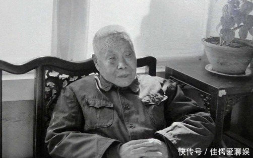 太监|清朝最后一位太监的口述,晚上伺候嫔妃时,鞋里需藏这样的东西!