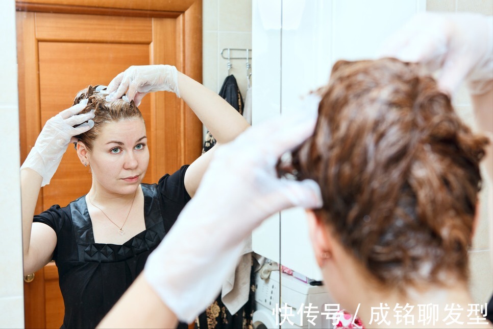 新生发 “自己染发”与“理发店染发”差别有多大?看完这三点,就明白了