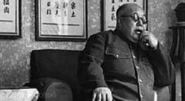 回国|他带着7.5吨黄金逃到美国，和3个老婆挥霍一生，晚年却想回国