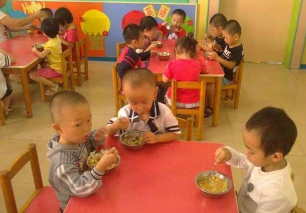 名字|袁爸爸为娃起名发愁,灵机一动给娃取名“梓诞”,网友:是个人才