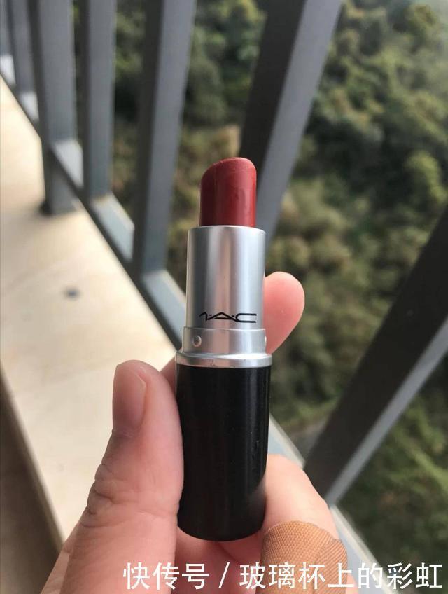 tf|这几款才是秋冬“显白口红”,谁用都好看的色号,非常适合新手