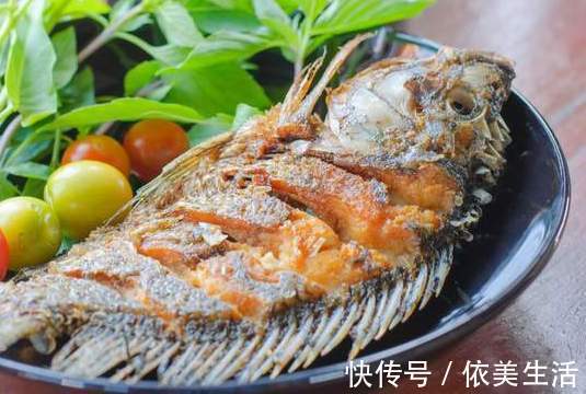 煎豆腐|不管是煎鱼还是煎豆腐,都别直接下油锅,多做一步,完整不粘锅