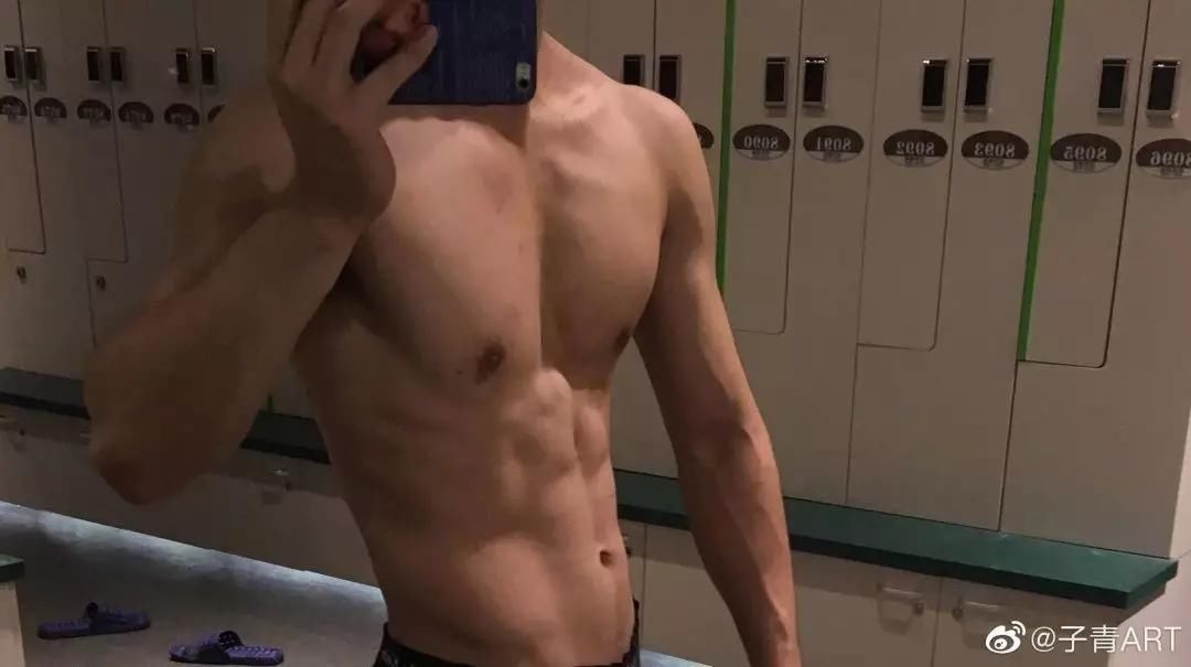 男生|“男生腹肌对女生的吸引力有多大?妈妈我又恋爱了啊啊啊!”