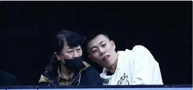 最強(qiáng)陣容|CBA焦點(diǎn)之戰(zhàn),姚明王芳前來觀戰(zhàn),結(jié)果,兩支球隊(duì)都不給面子