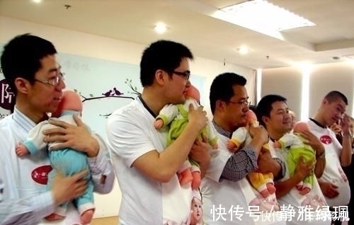 爸妈|爸爸在医院“慌张”抱娃,路人以为是人贩子,保安询问后哭笑不得