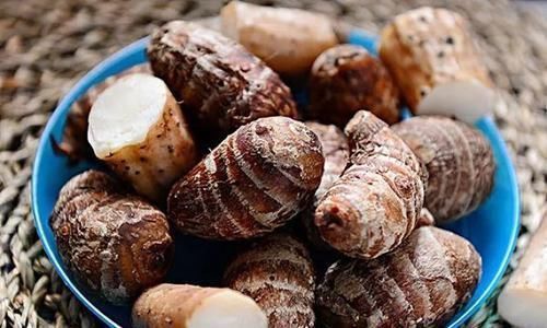 膳食纤维|芋头这1特点,胜过红薯!1块芋头,5大功效,健脾益气利长寿