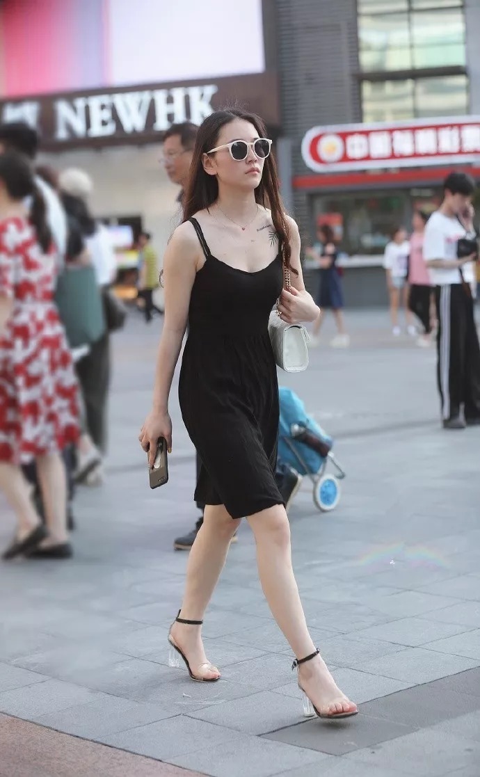 时尚|高跟鞋气质穿搭,彰显女性独特的时尚品味
