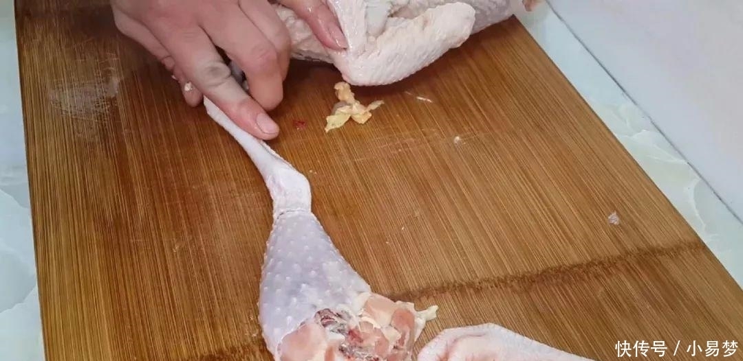 鸡肉这样做才好吃，掌握这个秘诀，一顿多吃两碗饭，一锅都不够吃