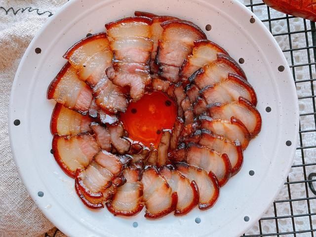 几十年的酱油肉配方,4个技巧,咸度适中,色泽红亮比腊肉更好吃