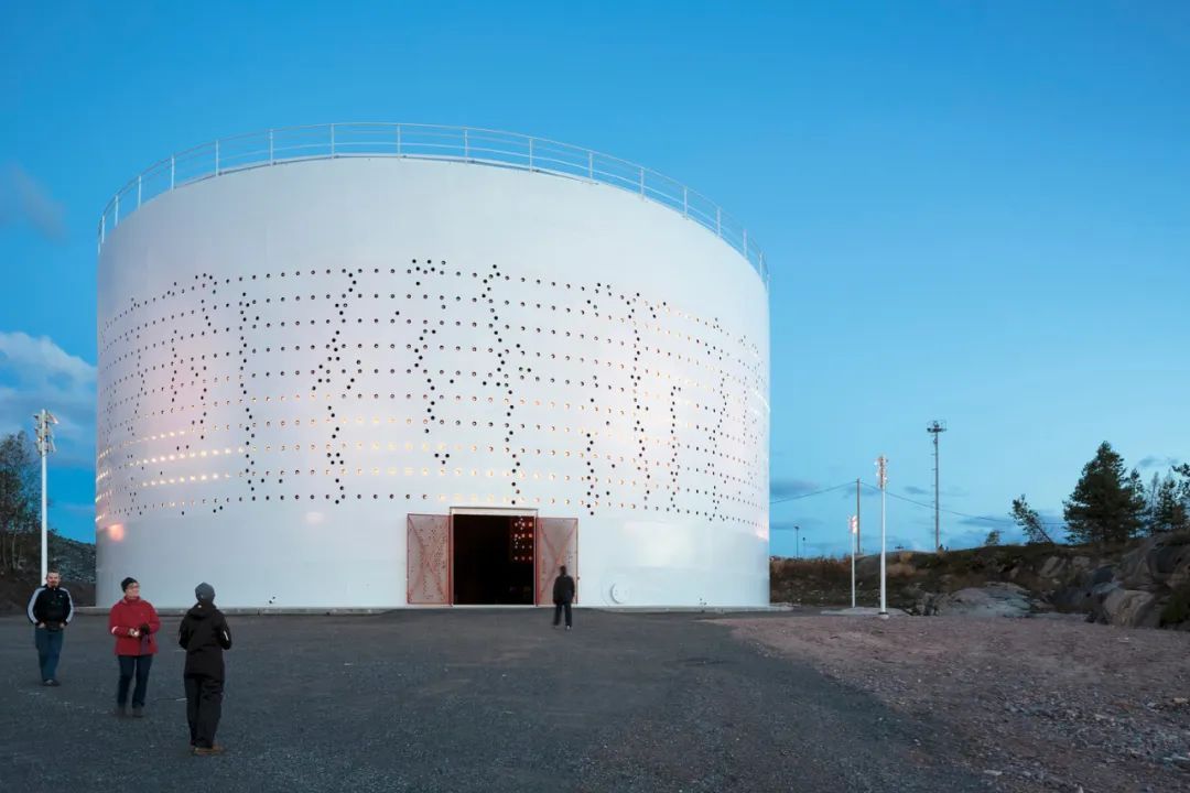 努维尔|有里又有面,千变万化的油罐筒仓