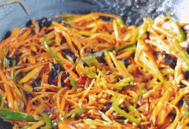 不管炒什么肉丝,牢记3个小技巧,鲜嫩不柴,不腥不粘锅,特好吃