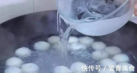 冻汤圆|煮冻汤圆,别直接开水下锅!大厨教你5点,汤圆软糯好吃不开裂
