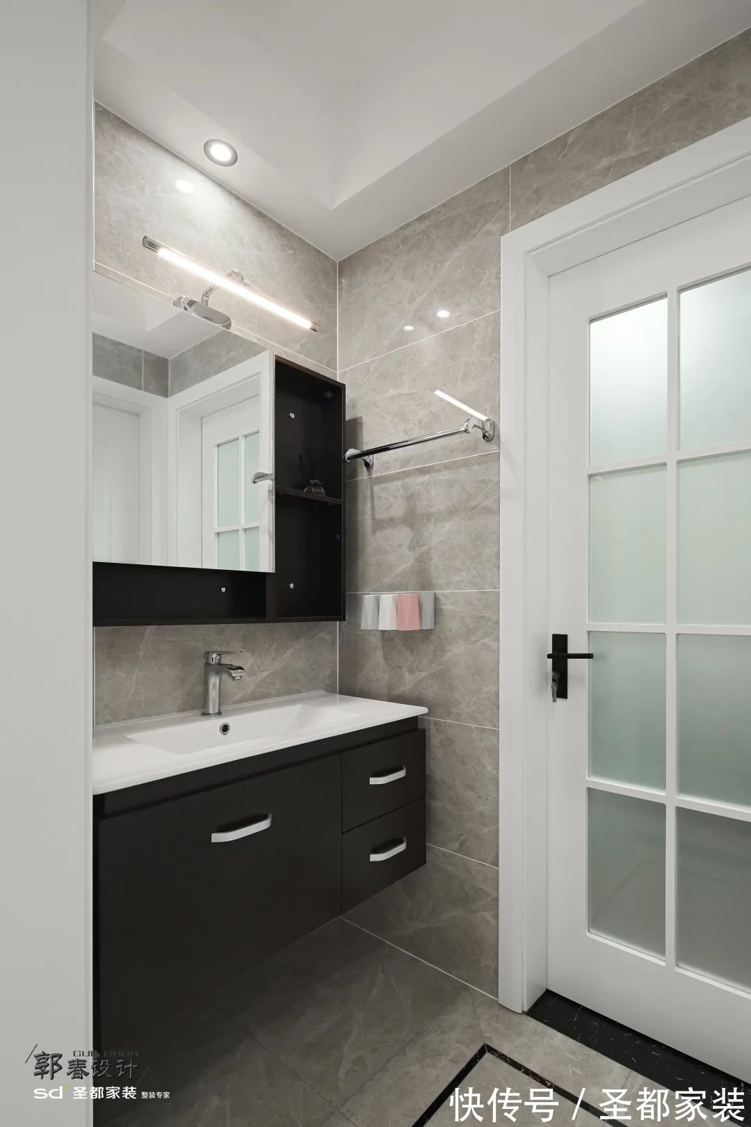 床头灯|三室两厅家装空间的极致利用，能塞下衣帽间，还可打卡小酒吧