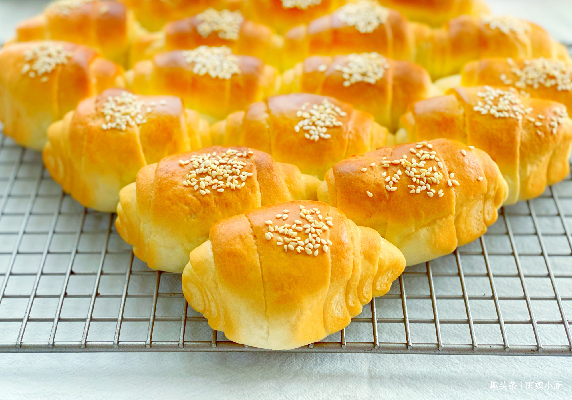 用了九年的面包配方，奶香浓郁又拉丝，做法简单，比买的好吃