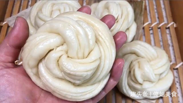 蒸花卷,不要直接就上锅蒸,3个小诀窍,花卷松软多层、不塌陷