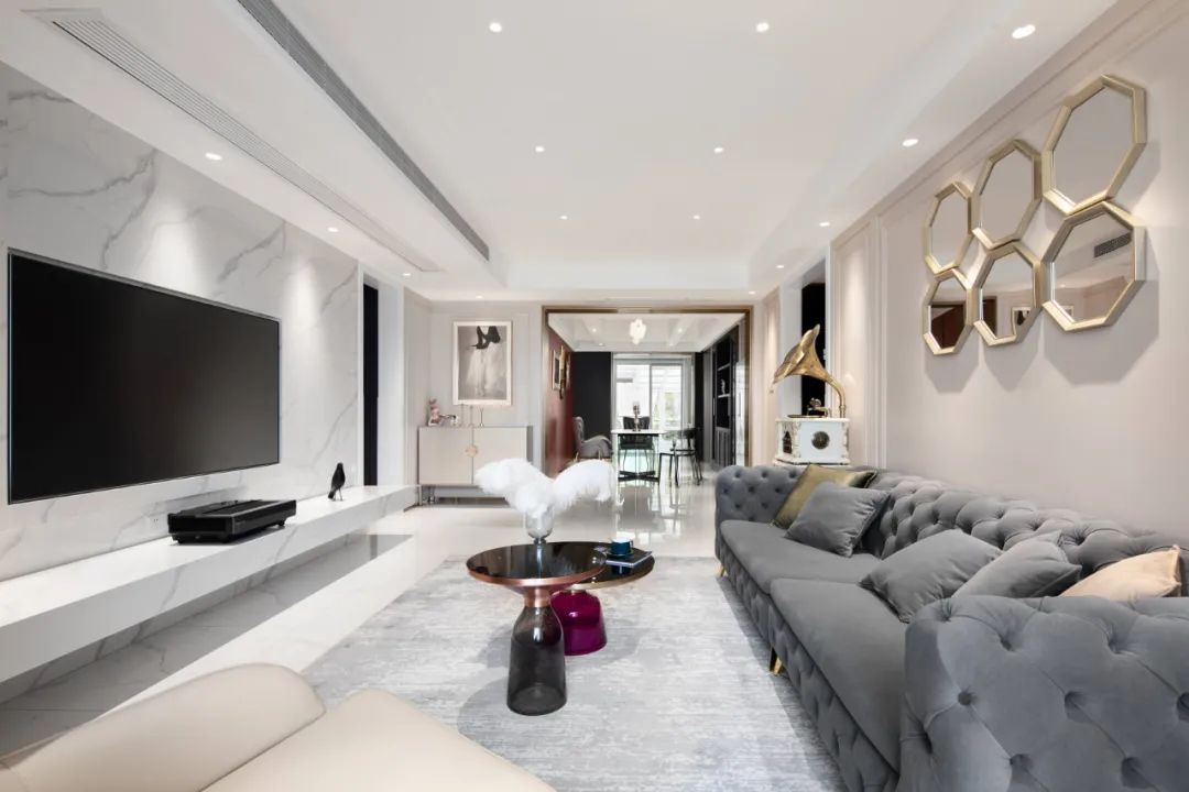 天花|360㎡现代轻奢,有琴房、有舞蹈室,还有独特的楼梯,设计很情趣