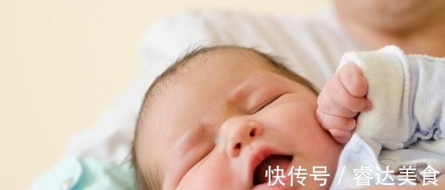 发育|月子里的宝宝有这七个特征,暗示智力发育好,做的越熟练越聪明