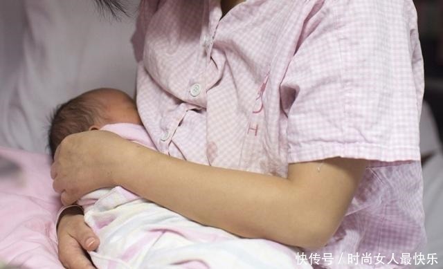 乘客|宝妈在公交车上奶孩子,被大爷大声诉骂,结果被乘客反攻!