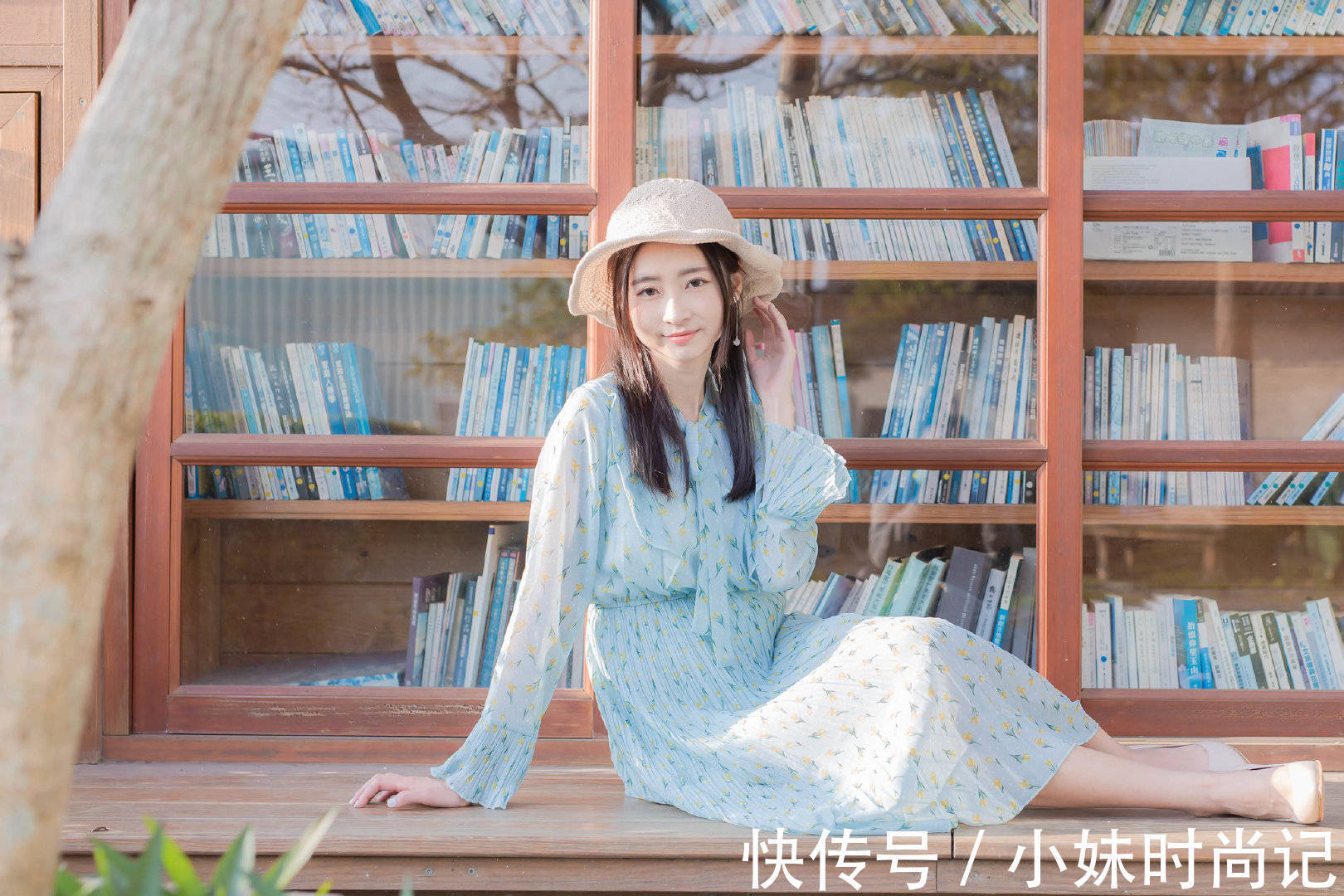 碎花裙|小姐姐的碎花裙十分的优雅清新,简约大气中也有女性的柔美