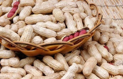 早晨起床后吃点花生，坚持一个月，3个好处意想不到，早知早受益