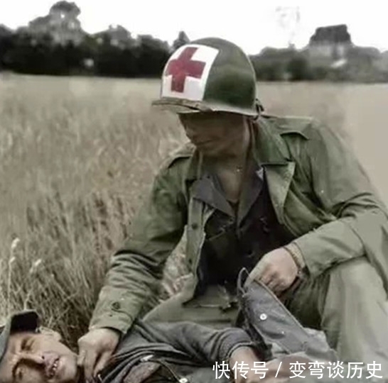 德军|陪纳粹晒日光浴的女郎，看德军伤口的美军，“瞎指挥”的隆美尔，5张历史照