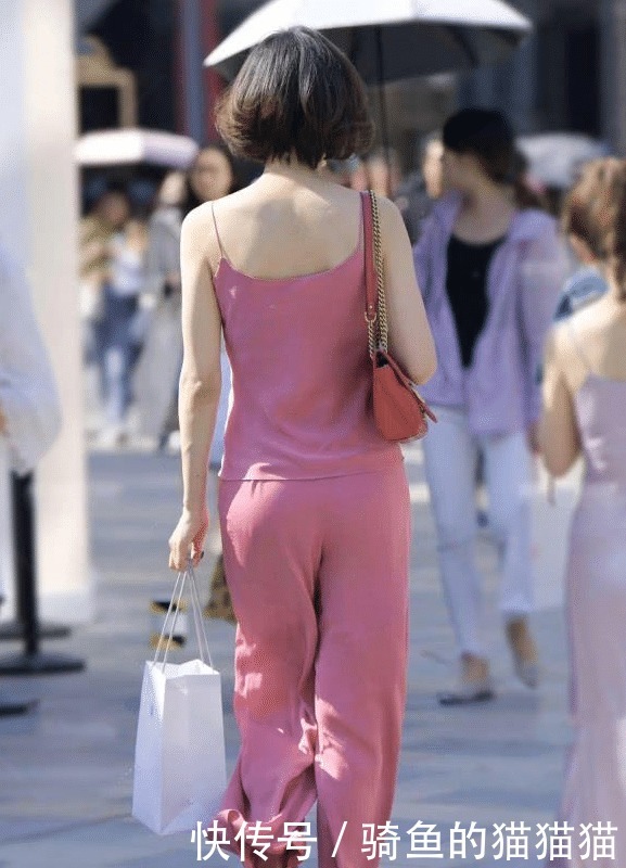 双卡|穿这双卡脚鞋神仙气质越变越美的小姐姐怎么选择