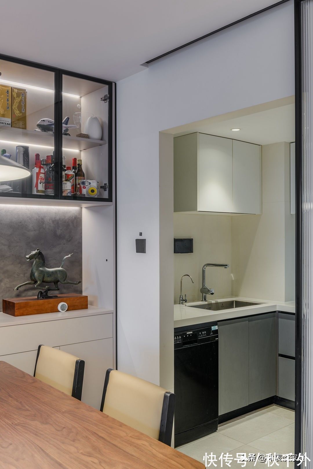 沐宸|越来越多年轻人选择客厅不装电视,还真别说,这样的家出彩又实用