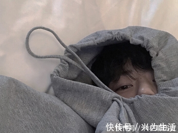 发型 最令男生“恶心”的3大发型,女生别以为很有魅力了,异性缘都躲着你