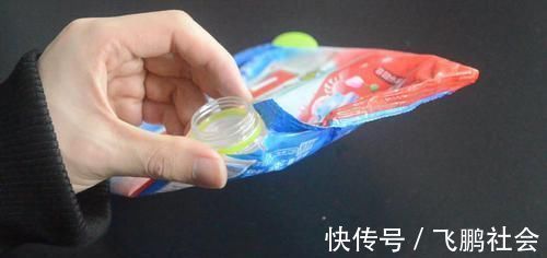 塑料瓶|洗衣粉上套个塑料瓶,这个用途太厉害了,要是早点知道就好了
