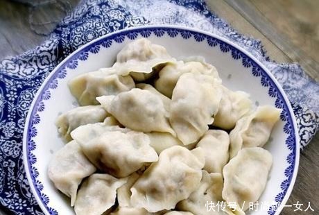 鲜嫩|秋天,韭菜茴香靠边站,2块钱一斤的蔬菜,入馅包饺子鲜嫩多汁