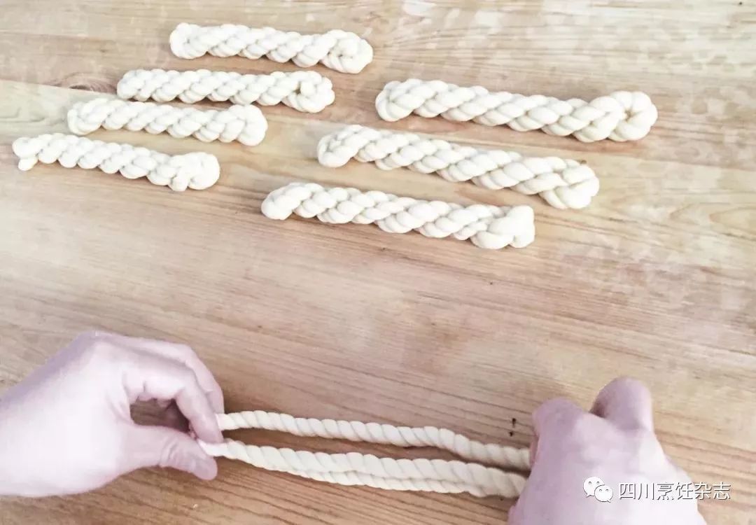 3步详解发面步骤VS名小吃搓绳麻花制作方法~
