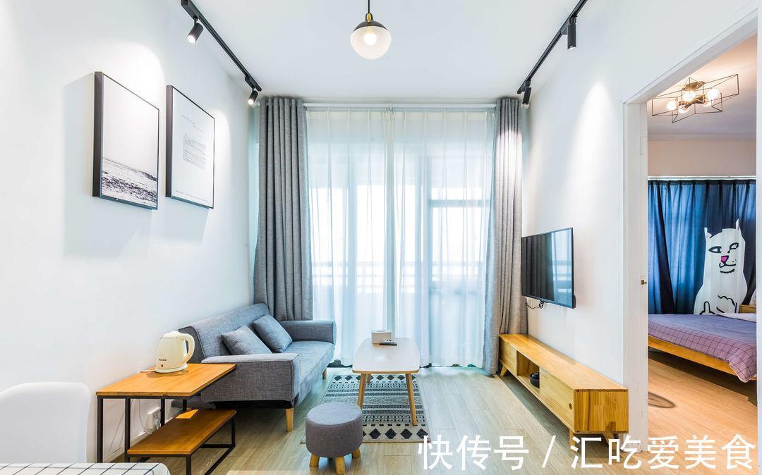 簡約風|他的簡約風一居,清新通透又寬敞,廚房規劃在陽臺里,小巧又實用