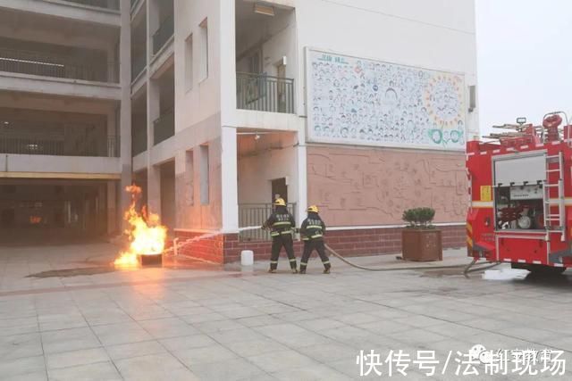 红安县|红安县联合消防救援处置个人极端暴力行为演练在思源学校举行