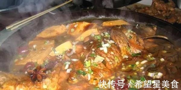 去农村表姐家吃饭，表姐做了农家柴火饭，吃完之后停不下来太香了！