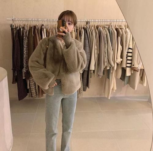 奶奶裤+毛衣+卫衣的穿衣搭配=春季搭配王炸组合！