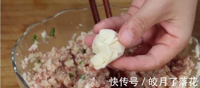 立秋后莲藕最养人,试试这样做,不炒不炖不凉拌,营养美味又解馋!