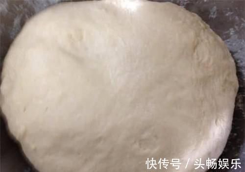 蜂蜜|想吃麻花不用买，自己在家炸，外酥里嫩，香甜有嚼劲，一锅不够吃