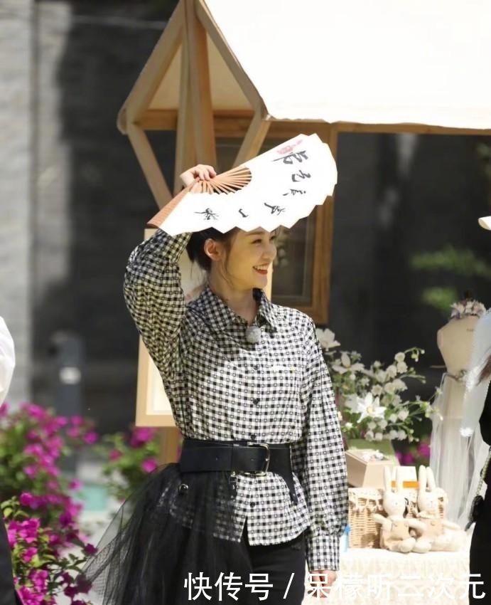 带你去旅行+江南 郑恺苗苗婚后合体录制“跑男”,女方肤白貌美,郑恺全程追妻被虐