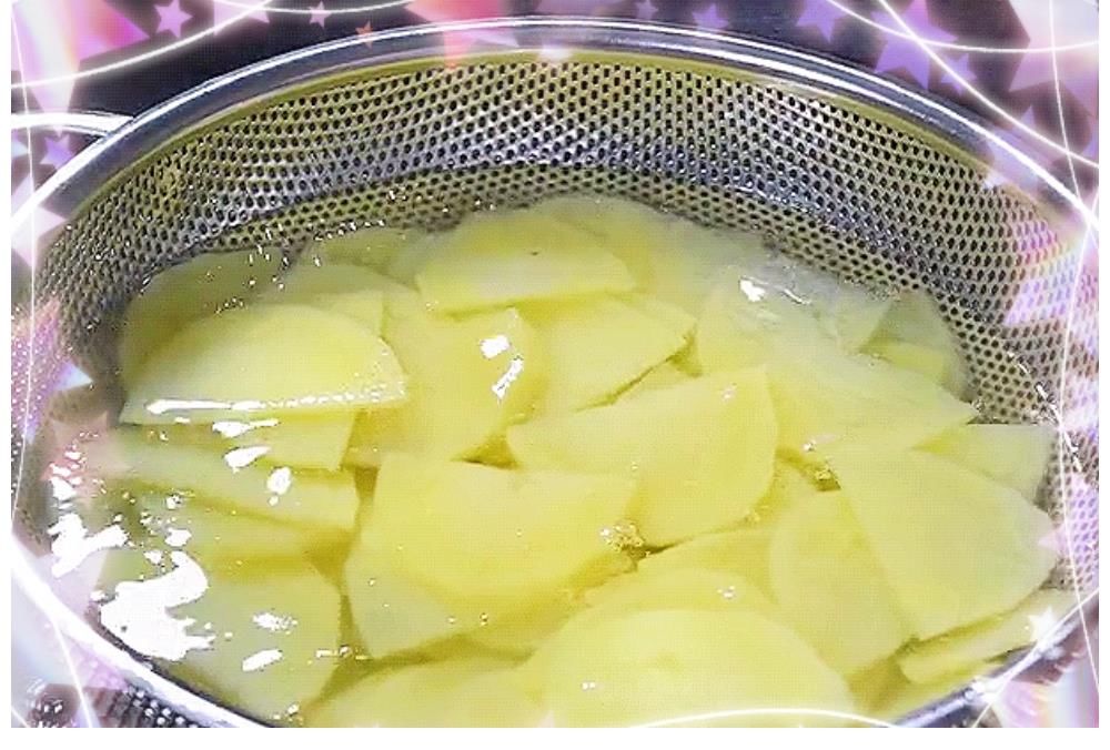 葱香土豆片|葱香土豆片炒火腿肠