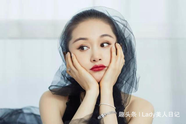 小个子 都是小个子,王子文凭什么敢穿平底鞋显高技巧偷偷学