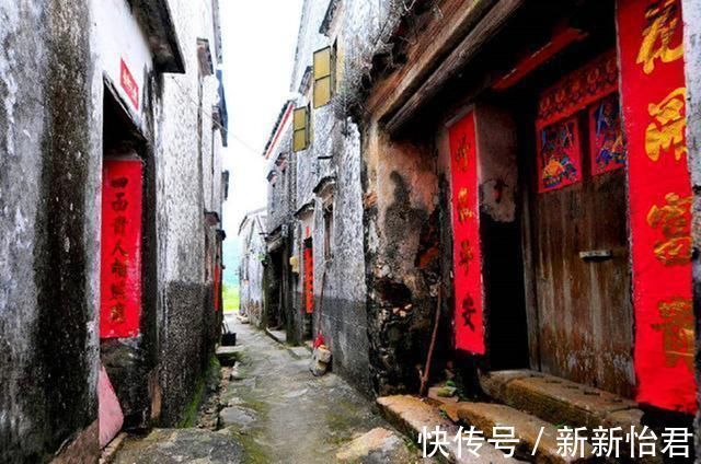 招贤榜@官员出上联:响水池中池水响,路过农夫对出下联,堪称经典!