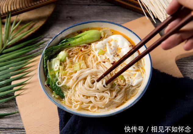 血糖|糖尿病医生别只知道少吃甜的,3种咸食物也少吃,以免血糖升高