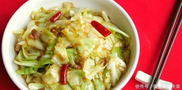 猪油|炒包菜时,牢记3个小诀窍,包菜脆嫩爽口,比饭店的还要好吃
