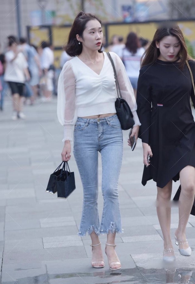 夏季 上衣裹个“塑料袋”实在没看懂,裤脚长毛形成“喇叭裤”不舍得扔