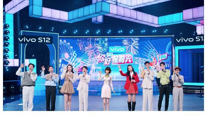 《你好星期六》首播就失利,内容复制快本无新意,可怜何炅全程跑