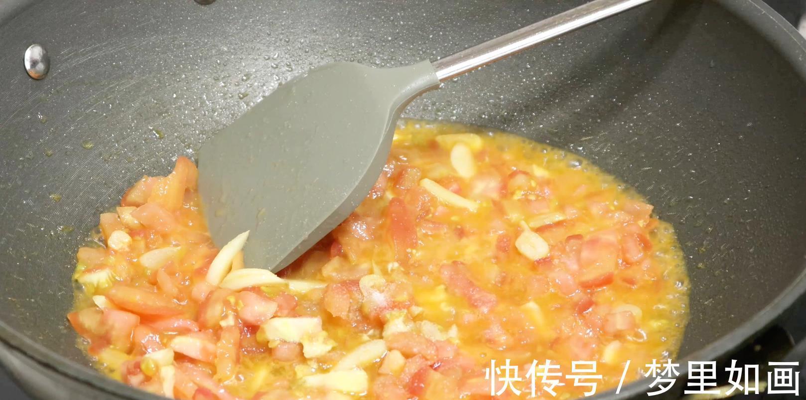 番茄丁|2黄瓜+2西红柿,简单小炒,好吃到停不下来