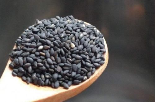 糖尿病患者|糖尿病的“死对头”找到了,生活中尽量多吃点,血糖或能悄悄下降