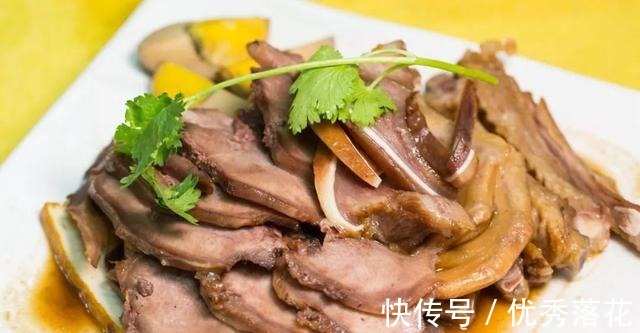 清脆|鸭肉怎么吃教你一道盐水鸭胗，清脆爽口，吃起来使人心旷神怡！