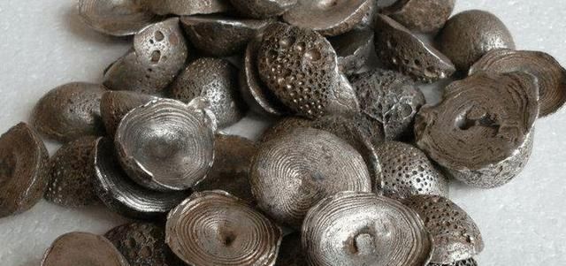 那个时代|古人吃完饭，放一锭银子就走，小二为何也不数一数？如果不够呢？